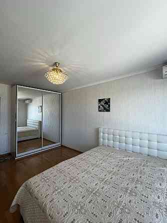 3к квартира продаж Виноградарь Ретровіль Киев