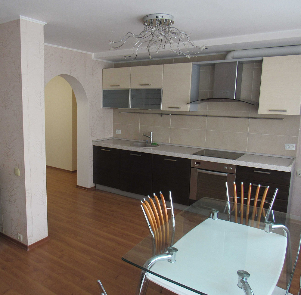 Продам велику 2к квартиру з ремонтом 700-річчя цегляний будинок Черкаси - зображення 1