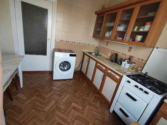 Продається 2 кімнатна квартира на 3 поверсі з великою лоджією. Миколаїв