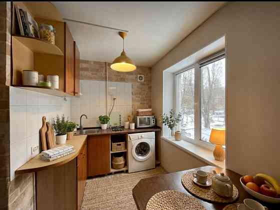 Продам 1 кімн квартиру  2 поверх ЖМ Сокол-2  40 м2 с газом Днепр