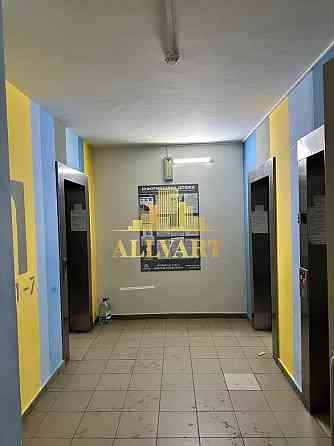 Продаж 3 кім  квартири по вулиці Вишняківська 4, метро Харківська Киев