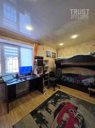 Продам двокімнатну квартиру перший поверх Кам`янське (Запорізька обл.)