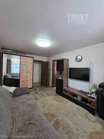 Продам двокімнатну квартиру перший поверх Кам`янське (Запорізька обл.)