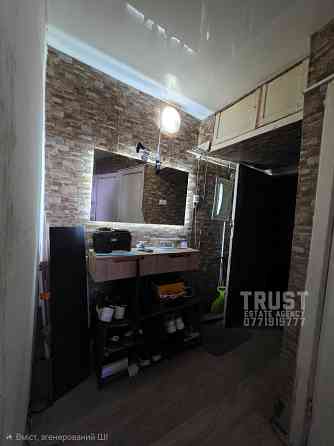 Продам двокімнатну квартиру перший поверх Кам`янське (Запорізька обл.)