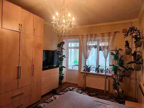 Сталінка з каміном, меблями та технікою – ідеальна 3к в центрі міста! Хмельницкий