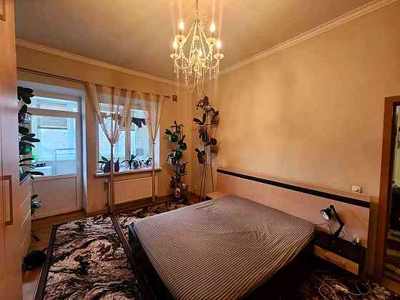 Сталінка з каміном, меблями та технікою – ідеальна 3к в центрі міста! Хмельницкий