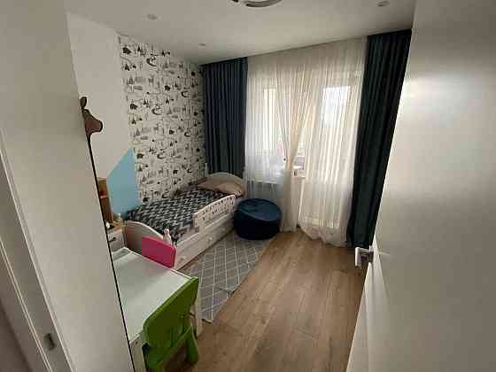 Найкраща на Троєщині! 3-кімнатна квартира з новим авторським ремонтом Киев