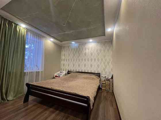 Продам 3х комнатную квартиру в центре Автономное отопление Чугуїв