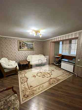 Продам 2-кімнатну квартиру біля 14 гімназії Каменец-Подольский