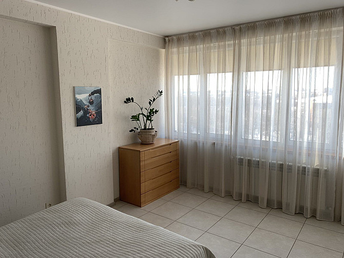 Продам 1 кімнатну квартиру в елітному будинку в серці міста з видовою Суми - зображення 3