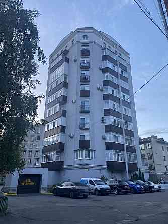 Продам  4 кімнатну квартиру в центрі міста Полтава