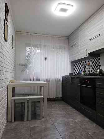 Продам 3-кімнатну квартиру у зручному районі Костопіль