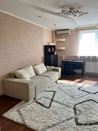 Велика 1-кімн квартира з Дніпровськими краєвидами Запоріжжя
