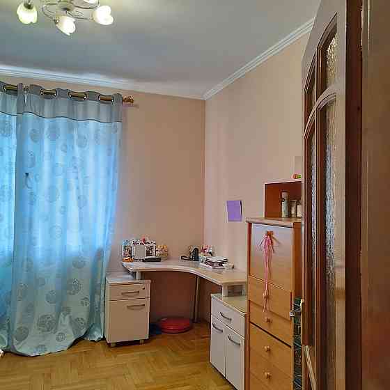 Продам квартиру в центрі міста Криховцы
