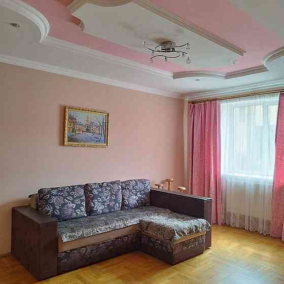 Продам квартиру в центрі міста Криховцы