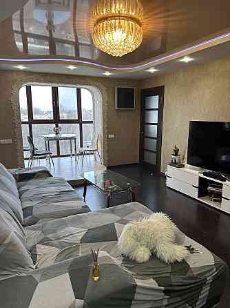 Продам 3-х кімнатну квартиру з автономним опаленням Лозовая
